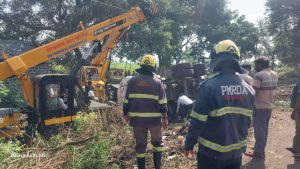 PMRDA Fire Brigade Averts Major Mishap After Chemical Tanker Overturns on Pune-Solapur Highway