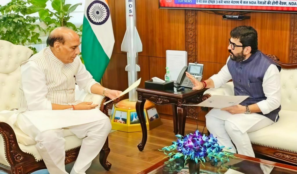 Pune Airport Expansion Gets Major Boost After Rajnath Singh-Mohol Meeting