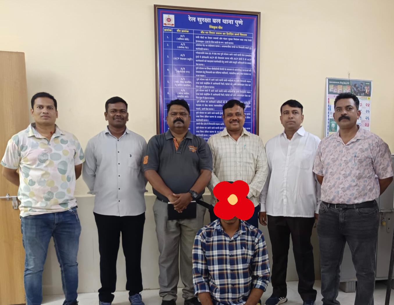 SIM Theft Racket Busted at Pune Railway Station