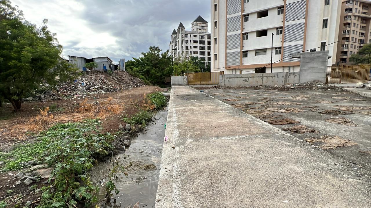 Stench and Contaminated Water Fears