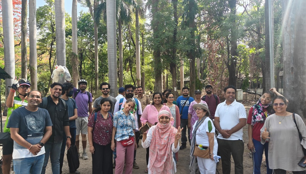 activists at Mundhwa botanical garden