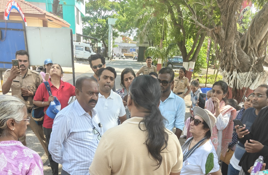 Activists at Mundhwa police station