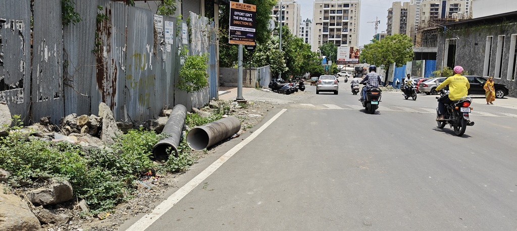 Missing footpath in Mohammadwadi Pune