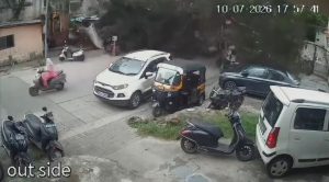 CCTV Shows Terrifying Moment Banyan Tree Crushes Two Women in Pune's Parvati Area