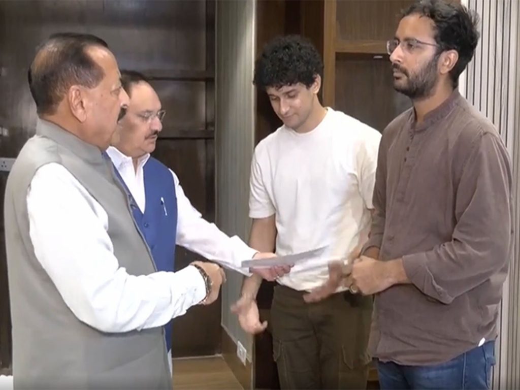 Government, CJP Hold First Formal Talks on NEET Protest