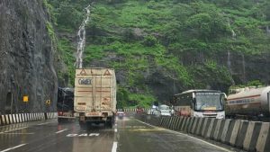 Highway Police Drive Against Roadside Stops Near Waterfalls on Pune-Mumbai Expressway