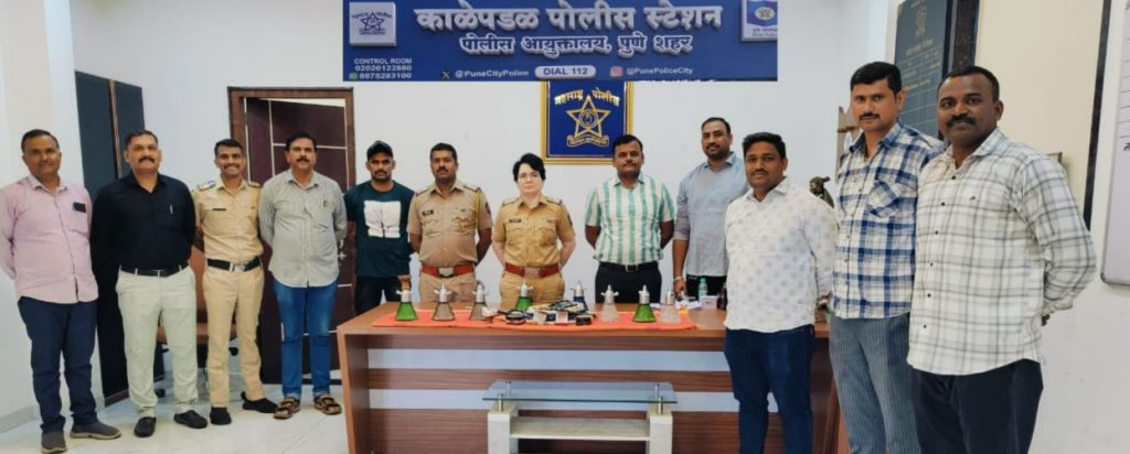 Kalepadal Police Raid Busts Illegal Hookah Parlor in Pisoli Farmhouse