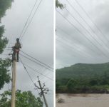 Pune: Amid Heavy Rain, MSEDCL Staff Wade Into River to Restore Electricity in Junnar