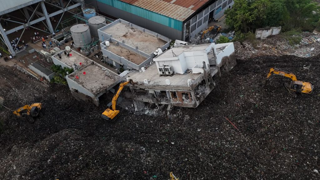 NDRF Clears Dangerous Sections of Collapsed Moshi Building to Enable Safe Rescue of Trapped Persons