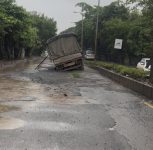 Newly Asphalted Hadapsar–Mundhwa Road Caves In Within Four Days, Raising Safety Concerns Among Commuters