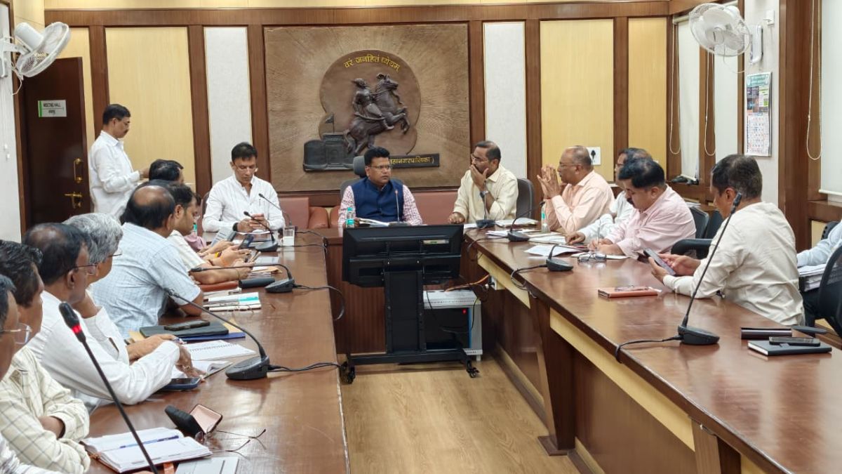PMC Orders Pothole Repairs, Drain Cleaning Along Amit Shah's August 1 Visit Route