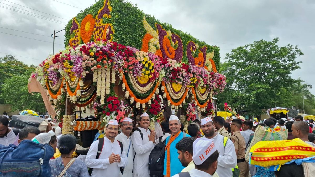 Techies Embrace the Spirit of Ashadhi Wari Through IT Dindi in Pune
