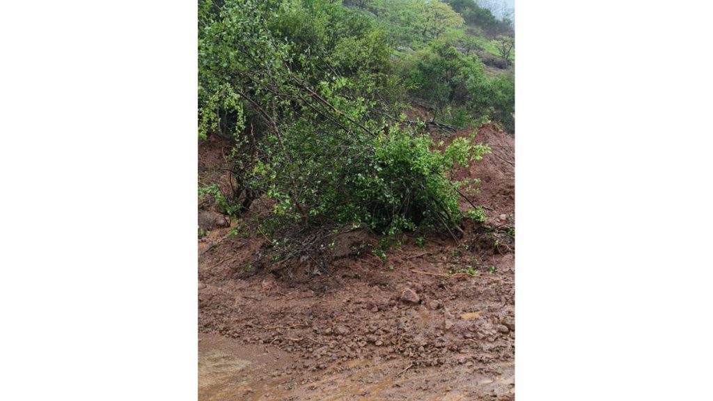 Varandha Ghat Landslide Halts Traffic on Bhor–Mahad Road