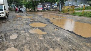 handewadi road potholes