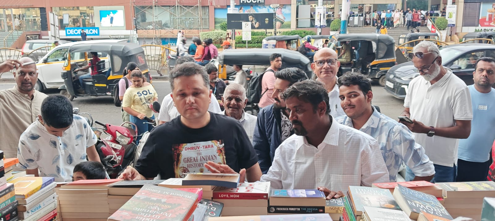 Amish Tripathi Calls for Decolonising Indian History During Pune Book Event