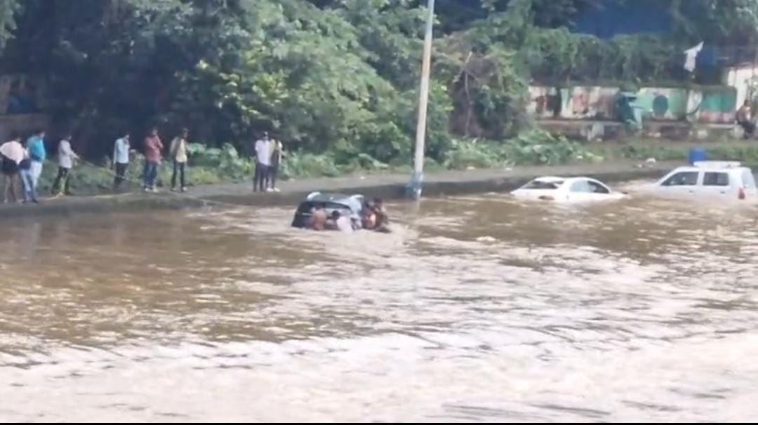 Baba Bhide Bridge Submerged as Khadakwasla Dam Discharge Raised to 29,117 Cusecs
