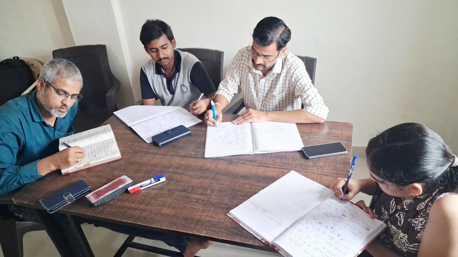 Homemakers and Migrants in Pune Are Learning Marathi