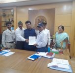 Keshav Nagar Residents Raise Water, Road and Traffic Issues With PMC Commissioner