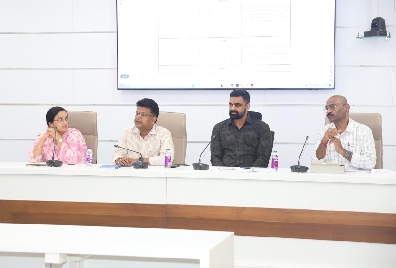 PMC Chief, Collector Set Deadlines for Missing Roads, HCMTR, Inner Ring Road Land Acquisition