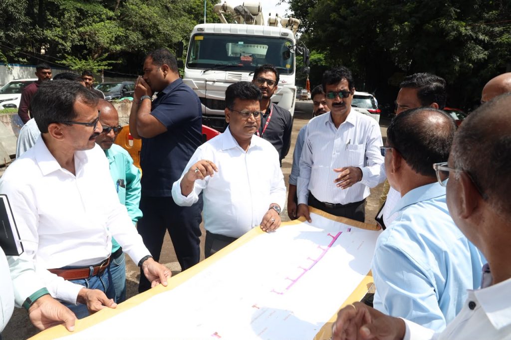 PMC Chief Sets December 2026 Deadline for Sadhu Vaswani Bridge Project