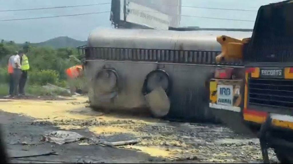 Palm Oil Tanker Overturns and Catches Fire on Mumbai-Pune Expressway