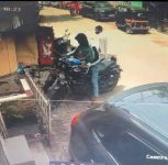 Pune: Two-Wheeler Stolen in Broad Daylight in Mangalwar Peth, Thieves Caught on Camera