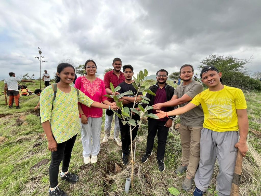 Vishwakarma University School of Pharmacy Plants 100 Native Trees at Diveghat