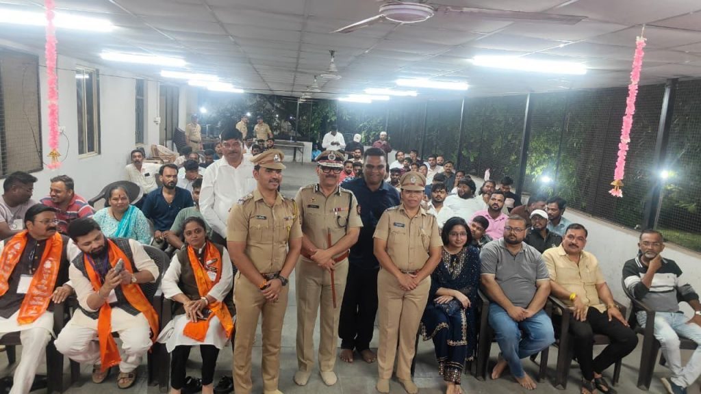 Amitesh Kumar Drops In at Yerawada Police Station