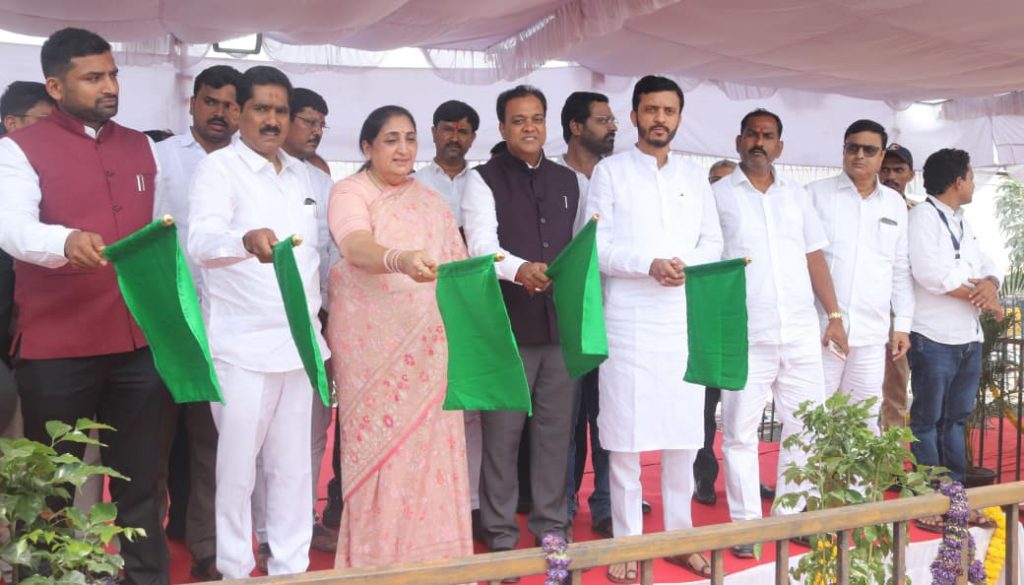 DCM Sunetra Pawar Flags Off First Direct Train