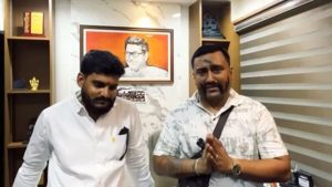 Mahesh Mote Blackens His Own Face and Apologises To Raj Thackeray