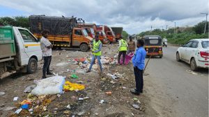 PMC Workers Suddenly Cleaning Pune Roads