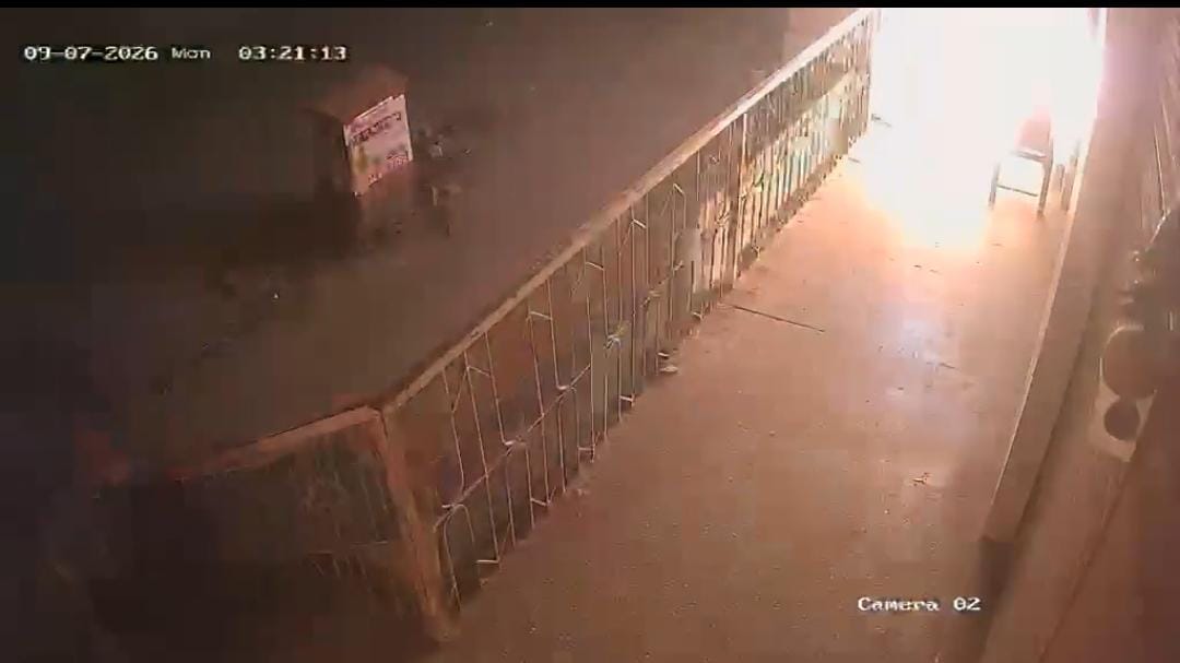 Three Men Set Manjari Shop Ablaze in Early-Morning Attack