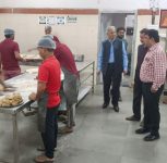 Pune University Vice-Chancellor Makes Surprise Visit to Refectory, Checks Food Quality and Hygiene