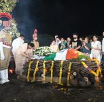 Actor Nana Patekar Cremated With State Honours in Pune