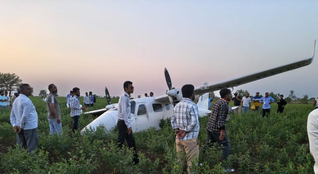 Aircraft Lands In Open Field During Training Flight