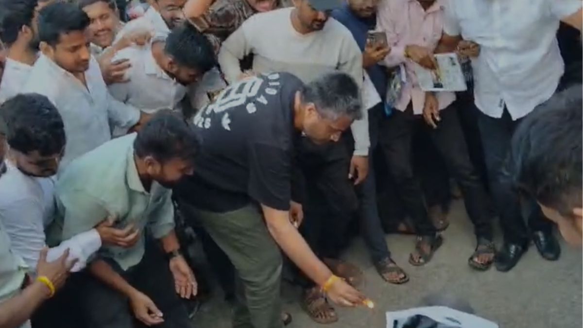 MPSC Students Hold Symbolic Funeral Protest in Pune