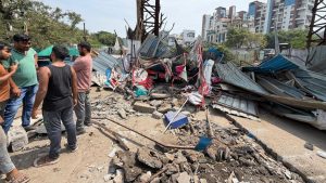 PMC Clears Encroachment on 24-Metre DP Road Near Kad Nagar Chowk in Mohammadwadi