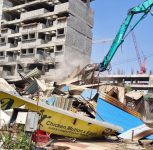 Hadapsar-Sadesatranali: PMC Uses Heavy Machinery to Demolish Unauthorised Structures