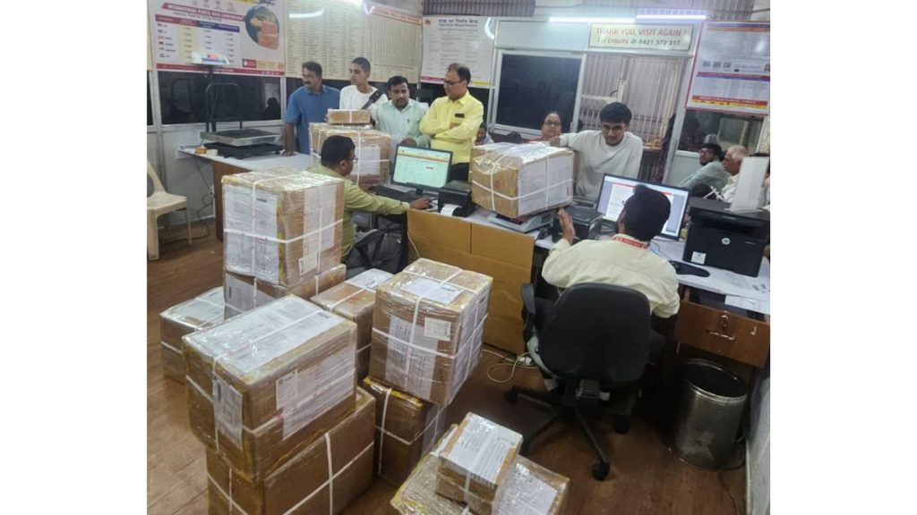 Pune India Post Dispatches 1,475 Diwali Faral Parcels Abroad in 14 Days