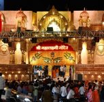 Pune’s Mahalakshmi Temple Glows with Navratri Grandeur as ‘Shringar’ Theme Celebrates Traditional Jewellery