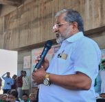 Why Sugarcane Farmers Are Blocking the Pune-Bengaluru Highway? Here’s What to Know